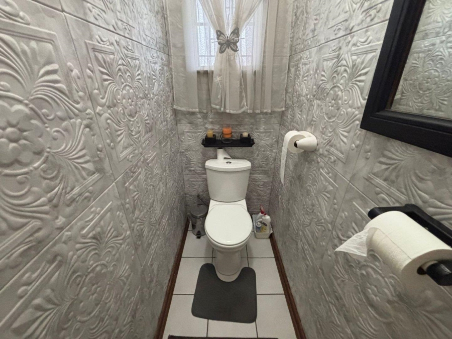 5 Bedroom Property for Sale in Parys Free State